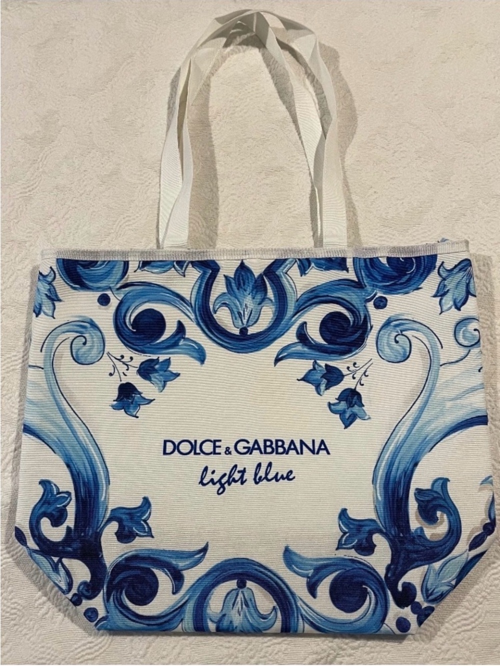 Dolce & Gabbana light blue White Tote/cooler with Blue Floral - Picture 2 of 7